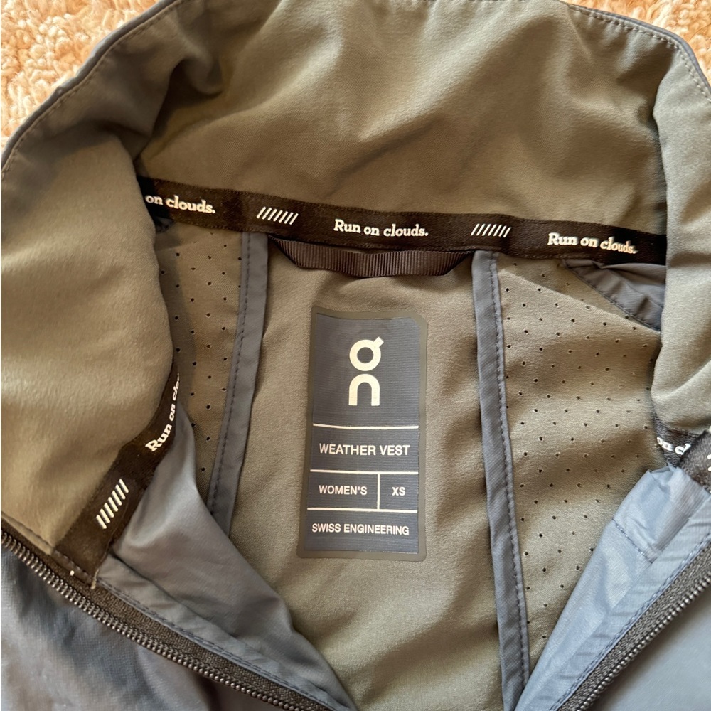 On Cloud On Running Weather Performance Vest Wome… - image 6